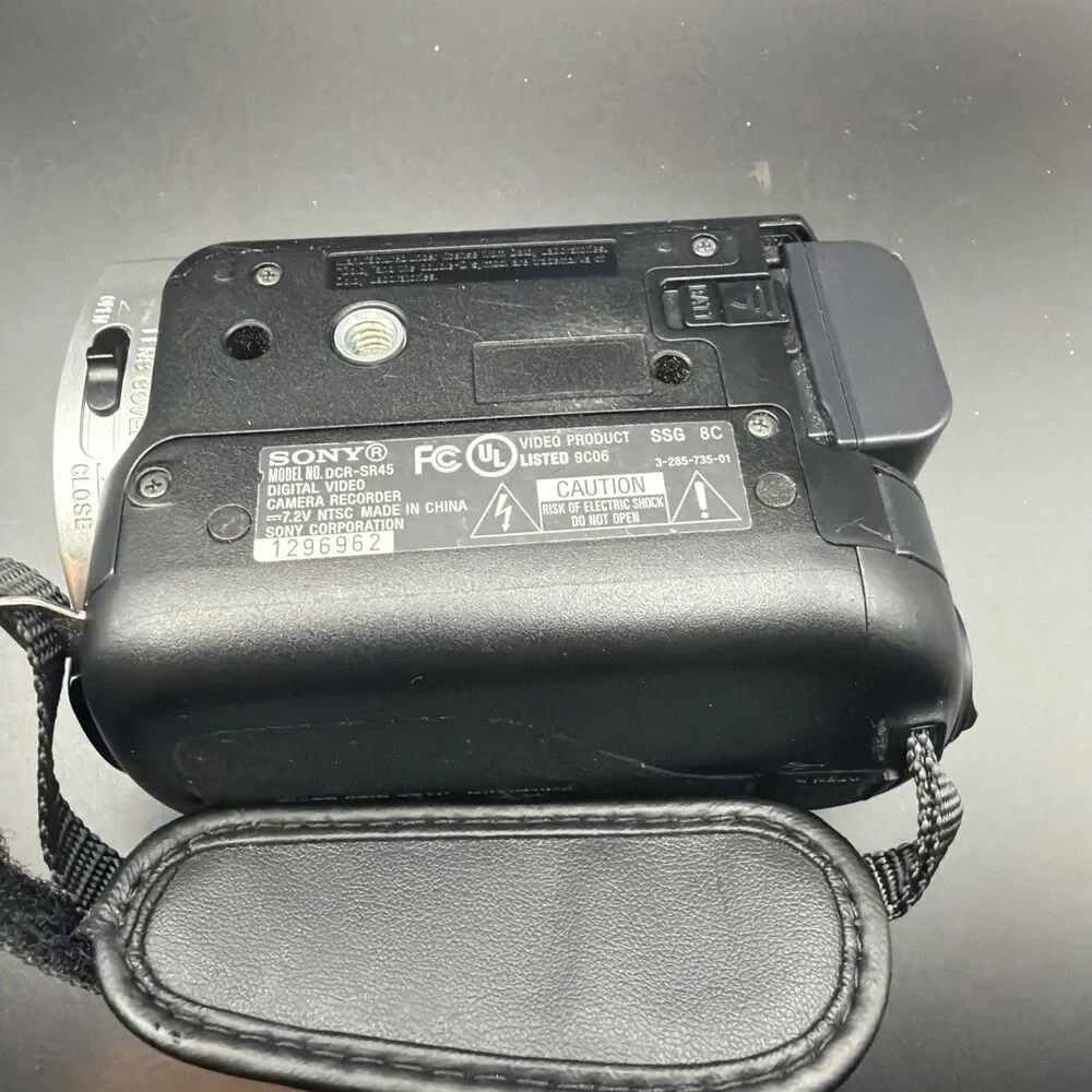 Sony DCR-SR45 Nightshot, 30GB HDD, 40x Optical Zoom - NOT WORKING